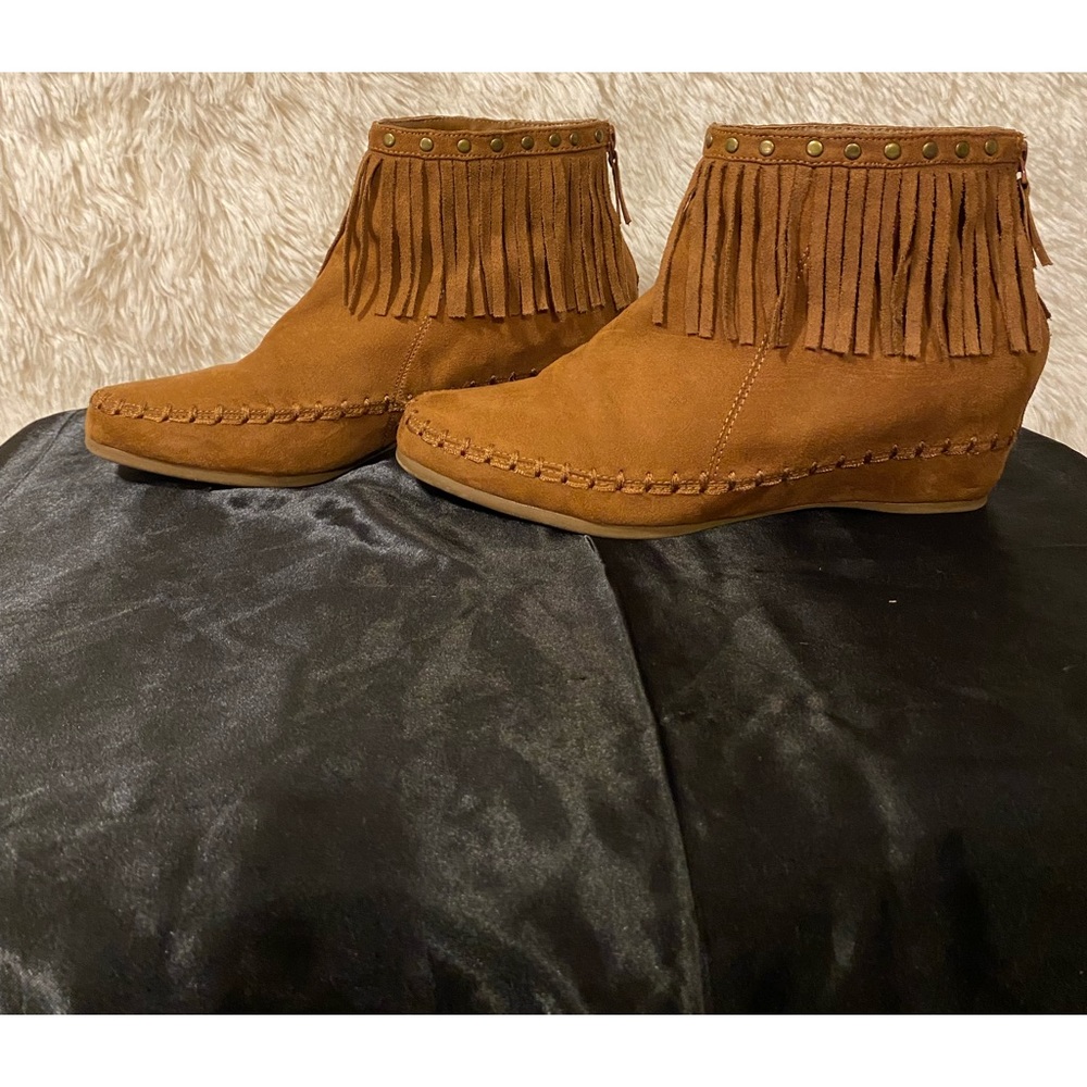 Size 8 fringe booties
